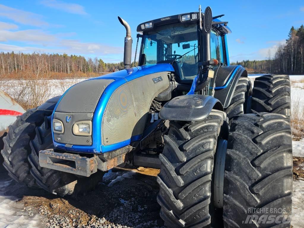Valtra T 171 Tractoren