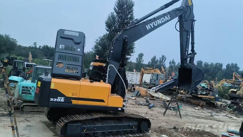Hyundai HX220S Rupsgraafmachines