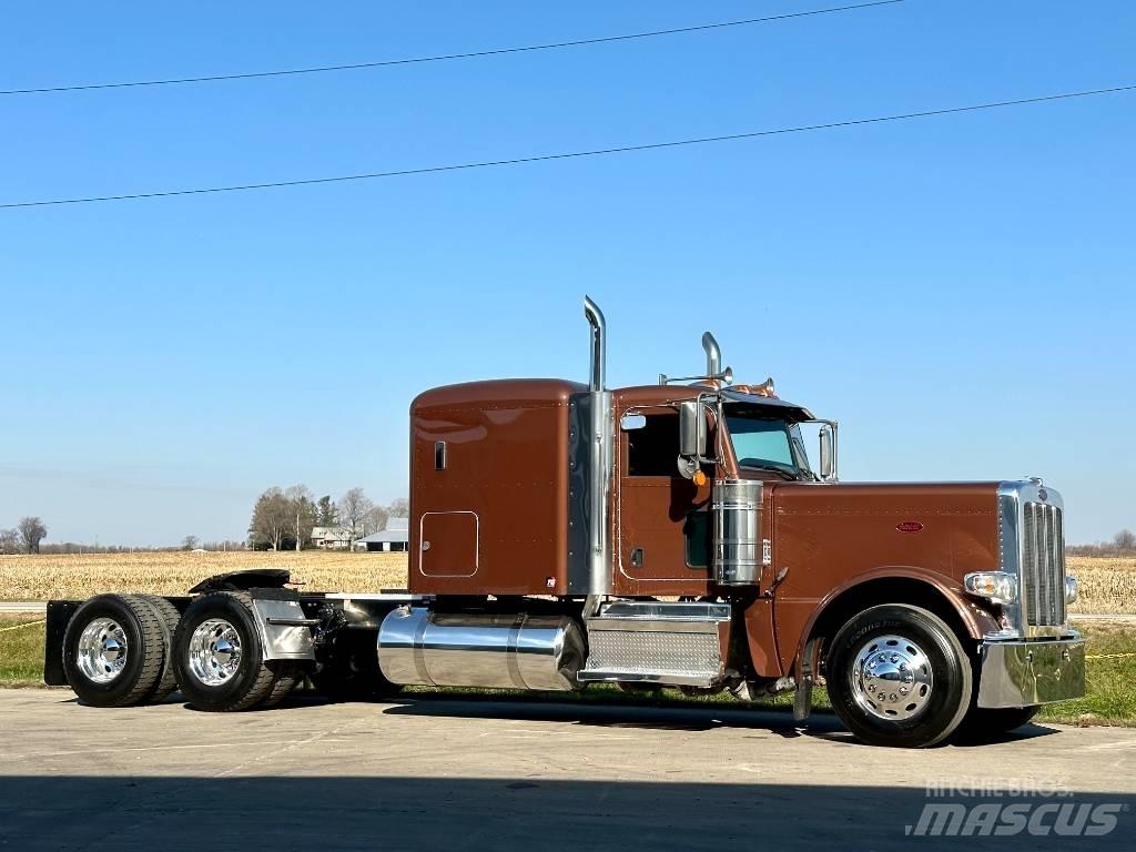 Peterbilt 389 Trekkers