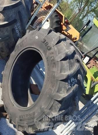  Pneu 14.9R28 Banden, wielen en velgen