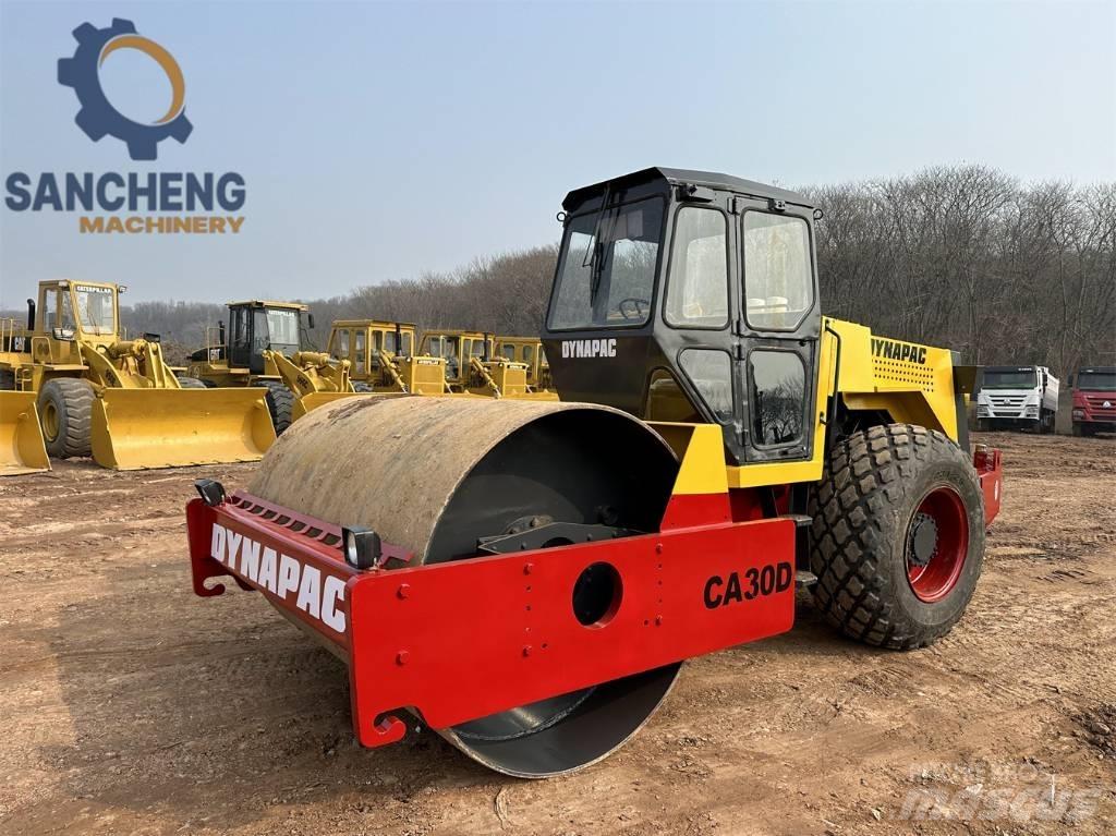 Dynapac CA 30 D Trilrolwalsen