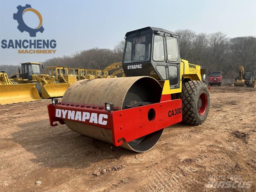 Dynapac CA 30 D Trilrolwalsen