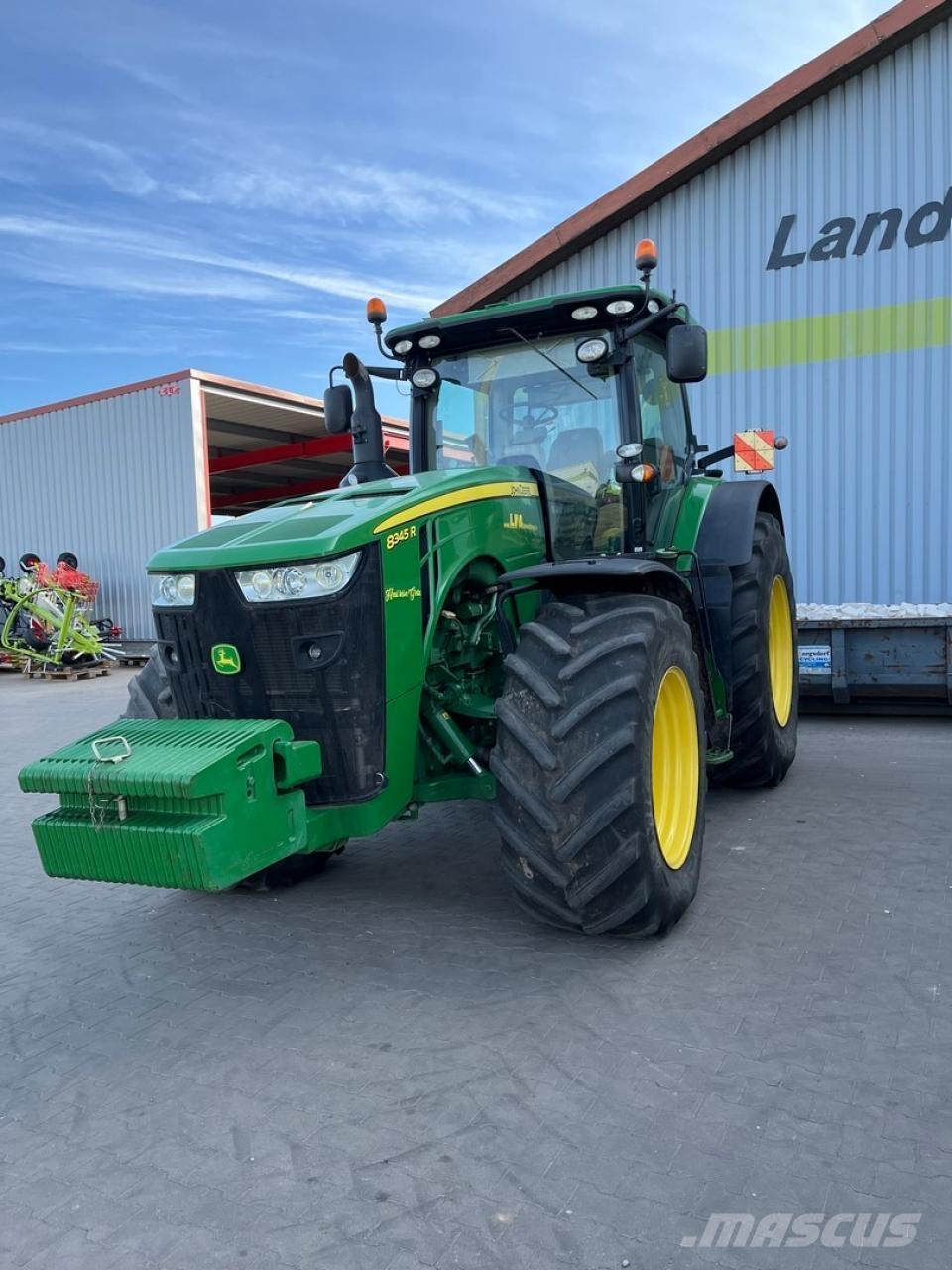 John Deere 8345 R Tractoren