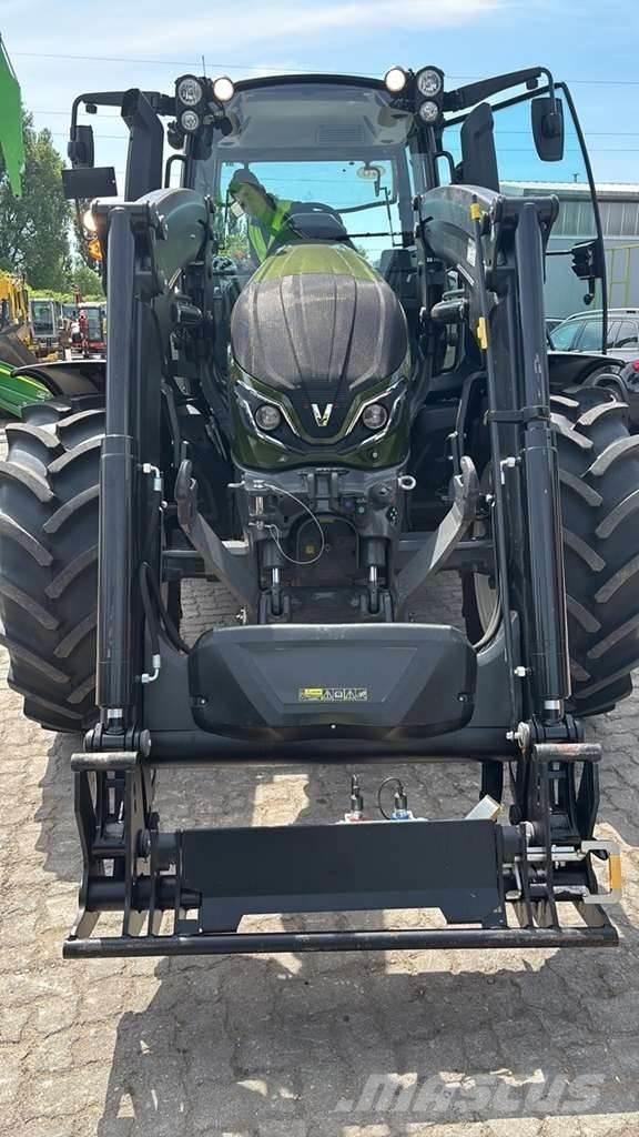 Valtra G135 Tractoren
