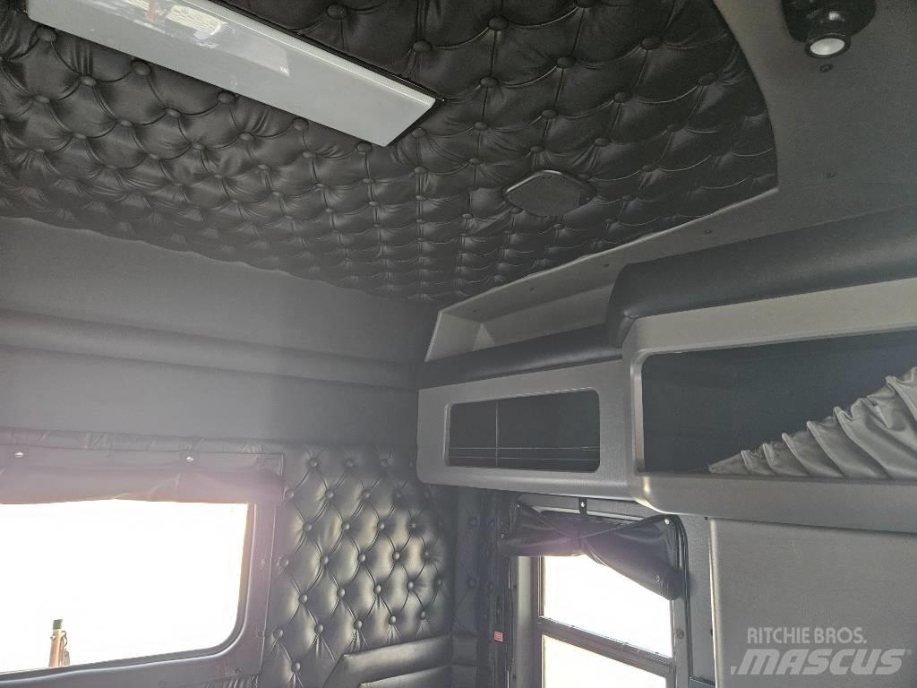 Kenworth W 900 Trekkers
