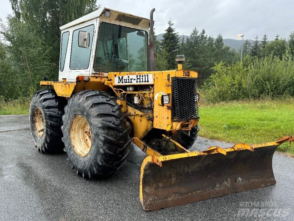 Muir-Hill MH121 Tractoren