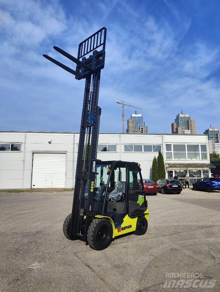 Clark S-35D Diesel heftrucks