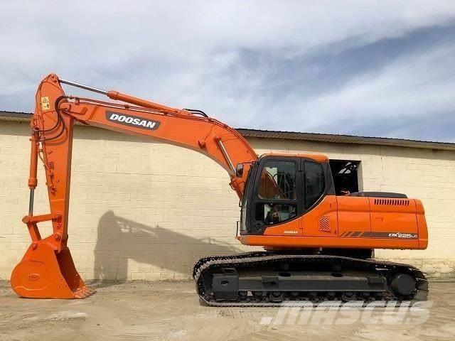 Doosan DX 225 Rupsgraafmachines