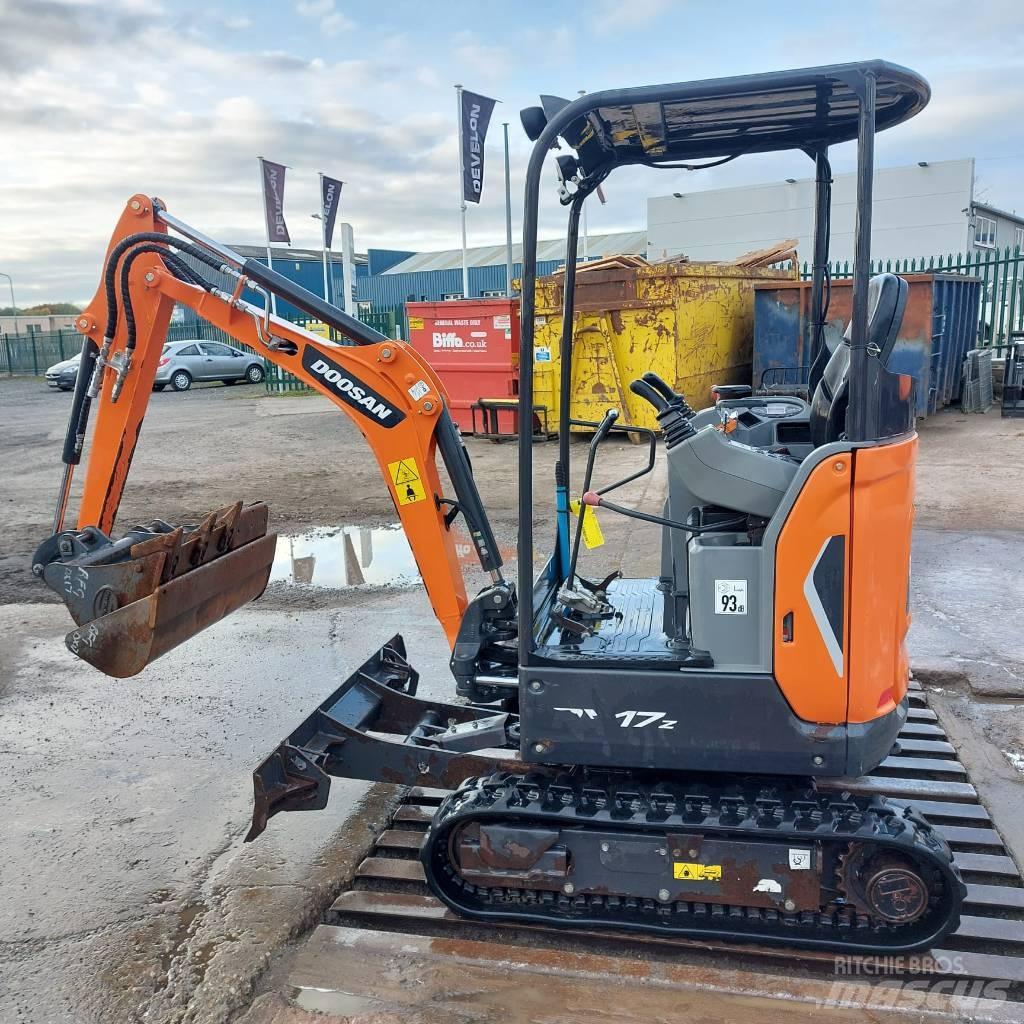 Doosan DX 17 Wielgraafmachines