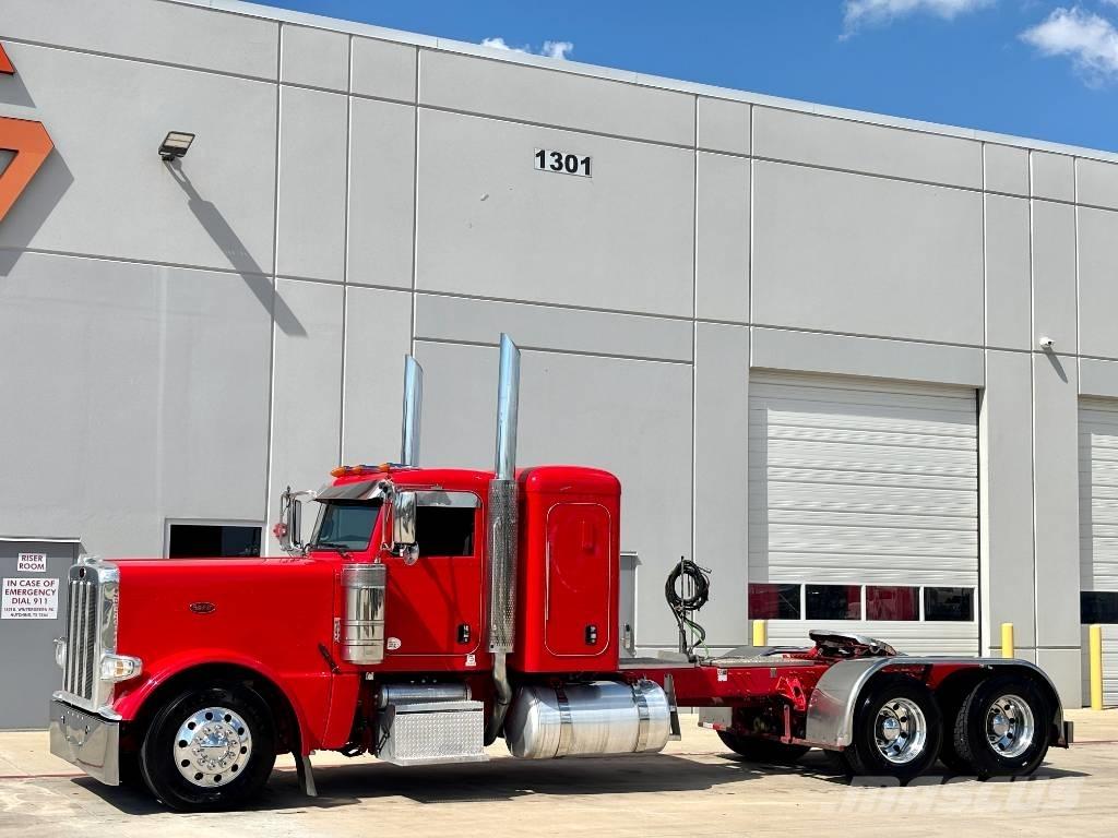 Peterbilt 389 Trekkers