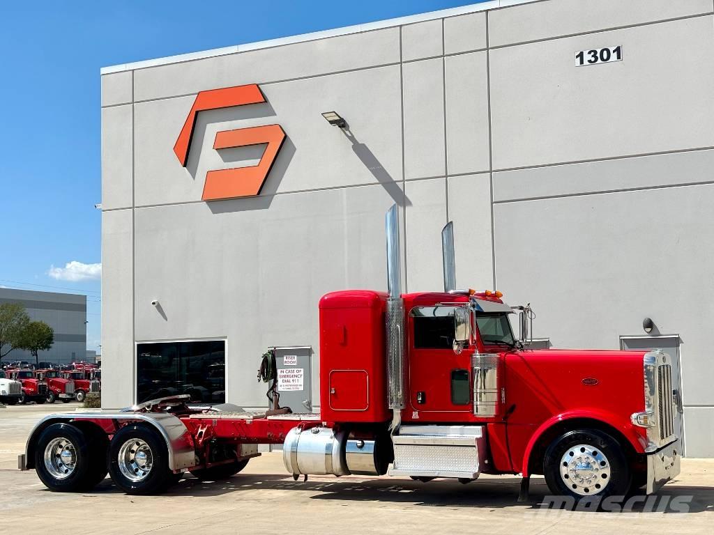 Peterbilt 389 Trekkers