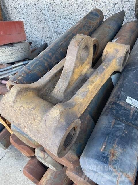 CAT 215 Gieken en dippers