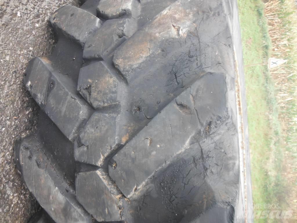 Michelin 15R22.5 Banden, wielen en velgen