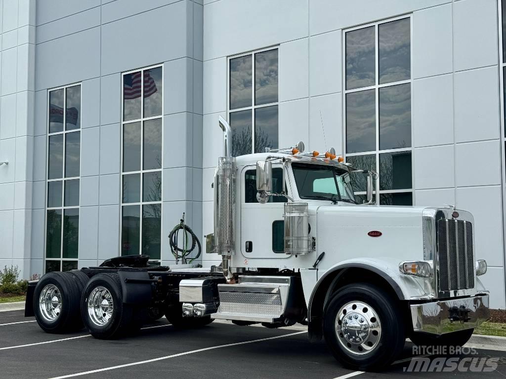 Peterbilt 389 Trekkers