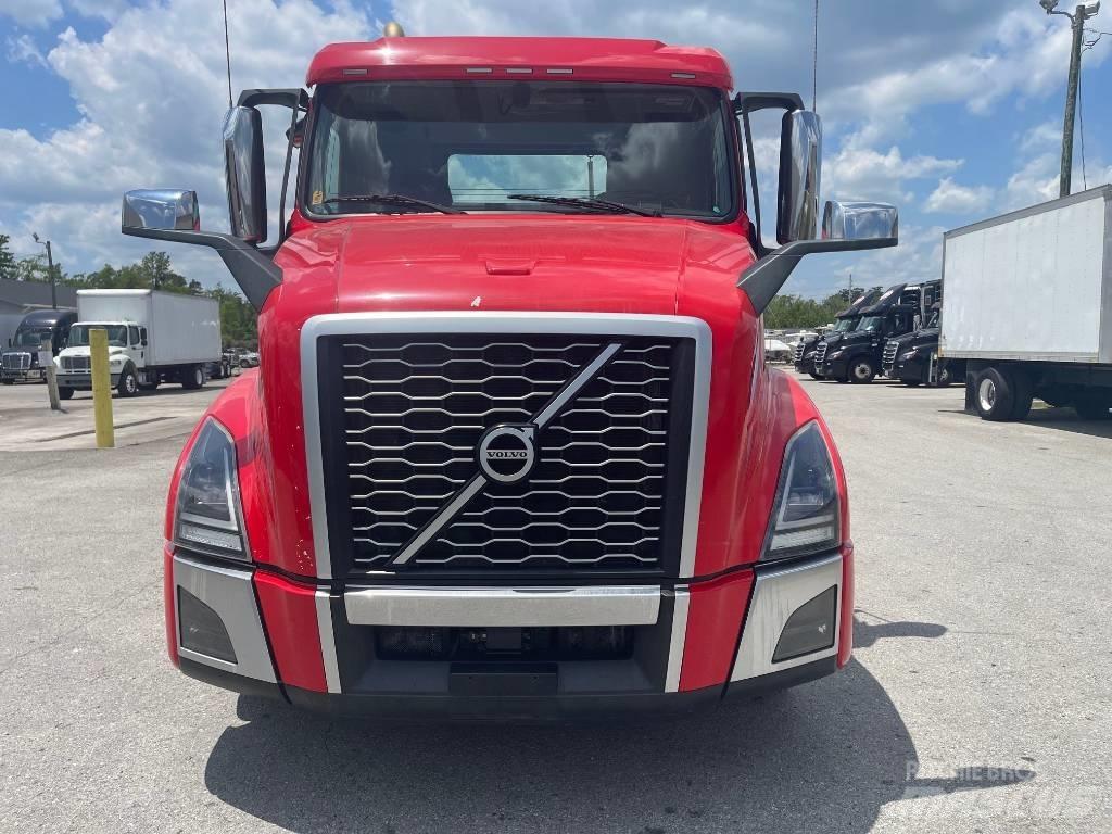 Volvo VNL64T300 Trekkers