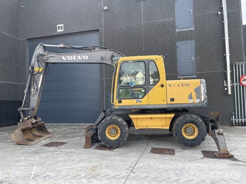 Volvo EW 140 B Wielgraafmachines