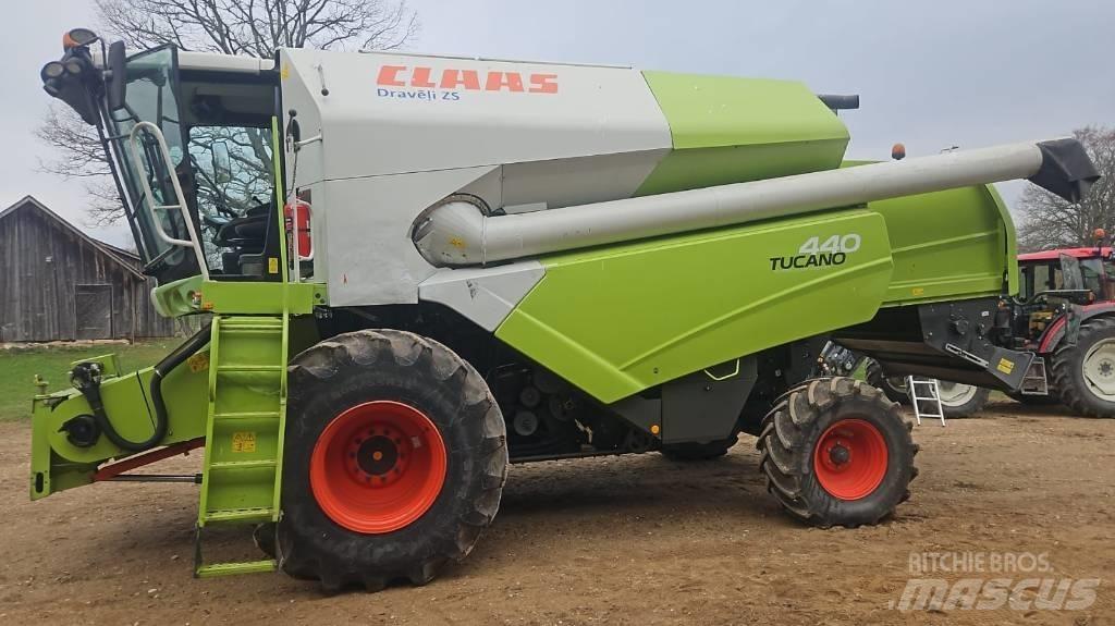 CLAAS Tucano 440 Maaidorsmachines