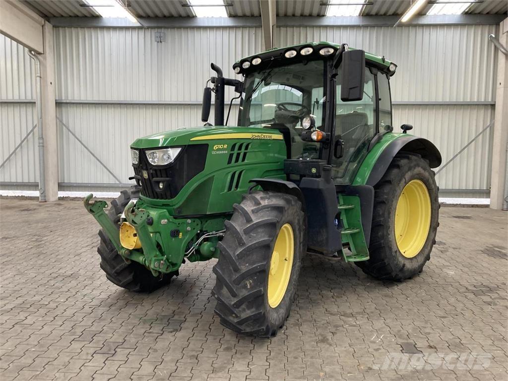 John Deere 6110R Tractoren