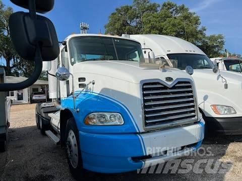 Mack CXN613 Trekkers