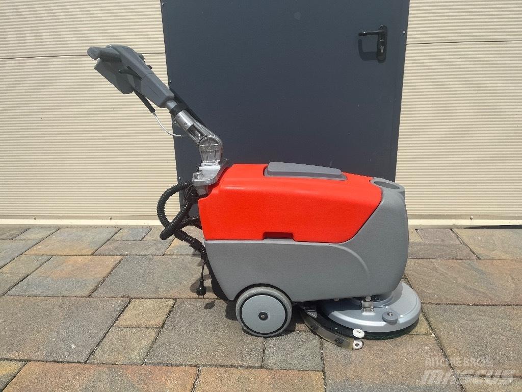 Hako B12 Schrobzuigmachines