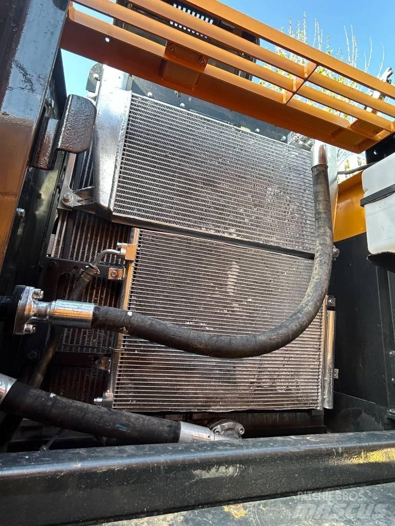 Hyundai 220LC-9S Rupsgraafmachines