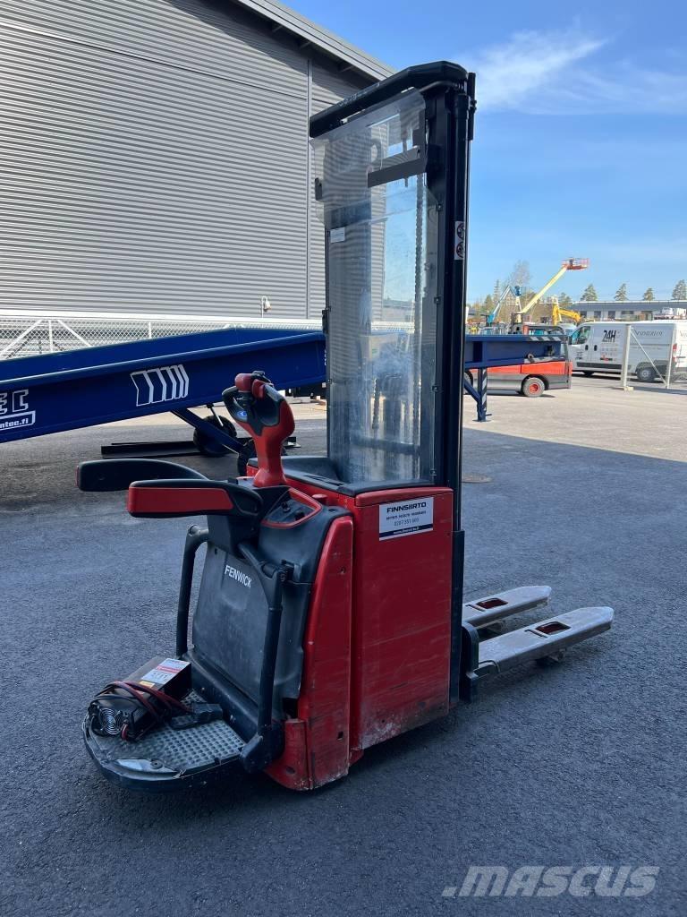 Linde L16AP Zelfrijdende stapelaars