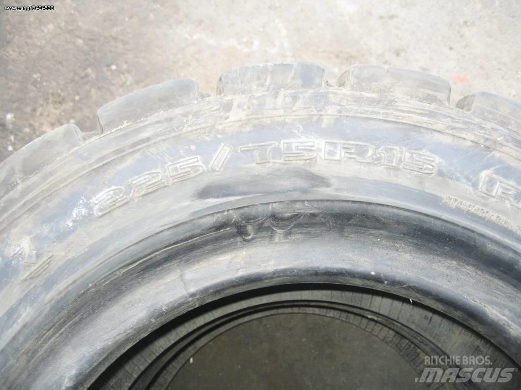  ΛΑΣΤΙΧΑ 28Χ9R15 Banden, wielen en velgen