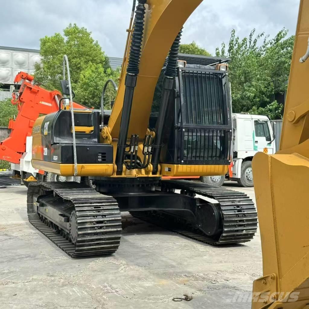 CAT 320D2 Rupsgraafmachines
