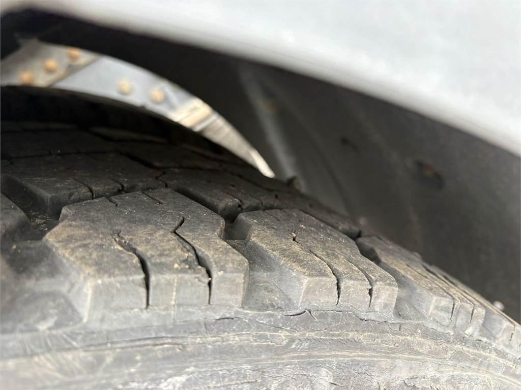 Scania R 12 L Chassis met cabine