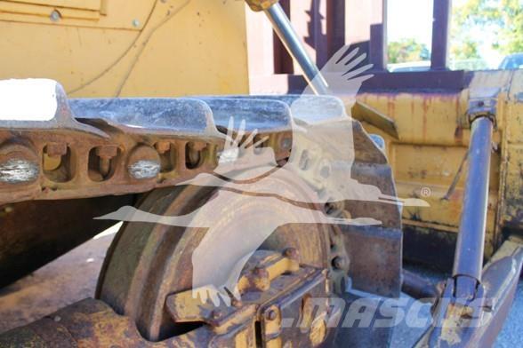CAT D6D Rupsdozers