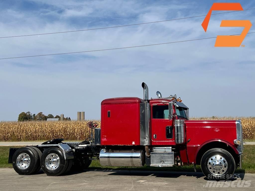 Peterbilt 389 Trekkers