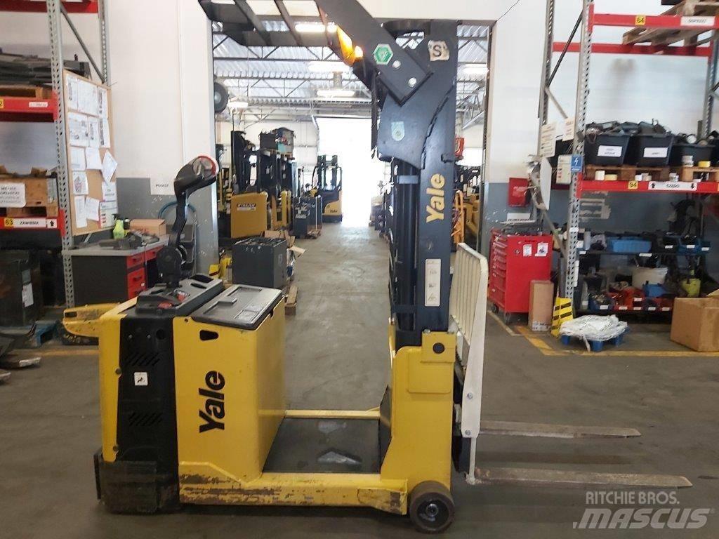 Yale MC10 Stapelaar meeloop