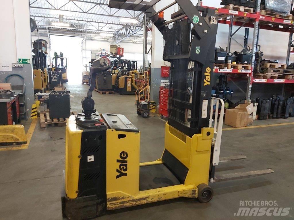 Yale MC10 Stapelaar meeloop