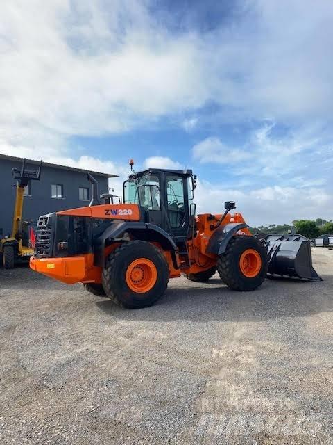 Hitachi ZW 220 Wielladers