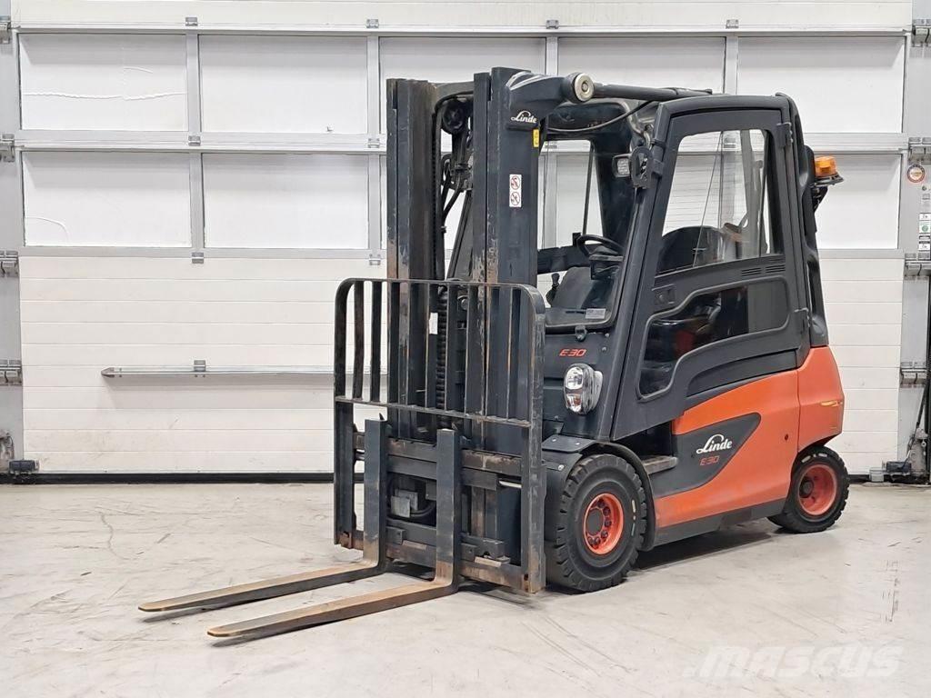Linde E30-01 Elektrische heftrucks