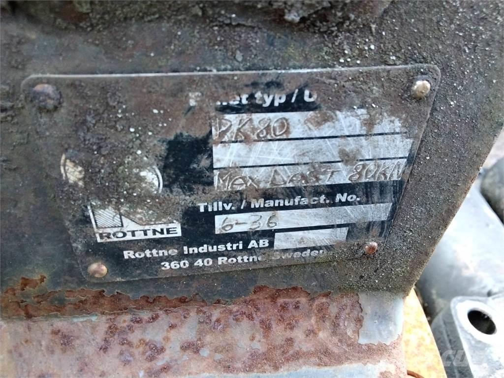 Rottne RK80 Uitrijwagenkranen