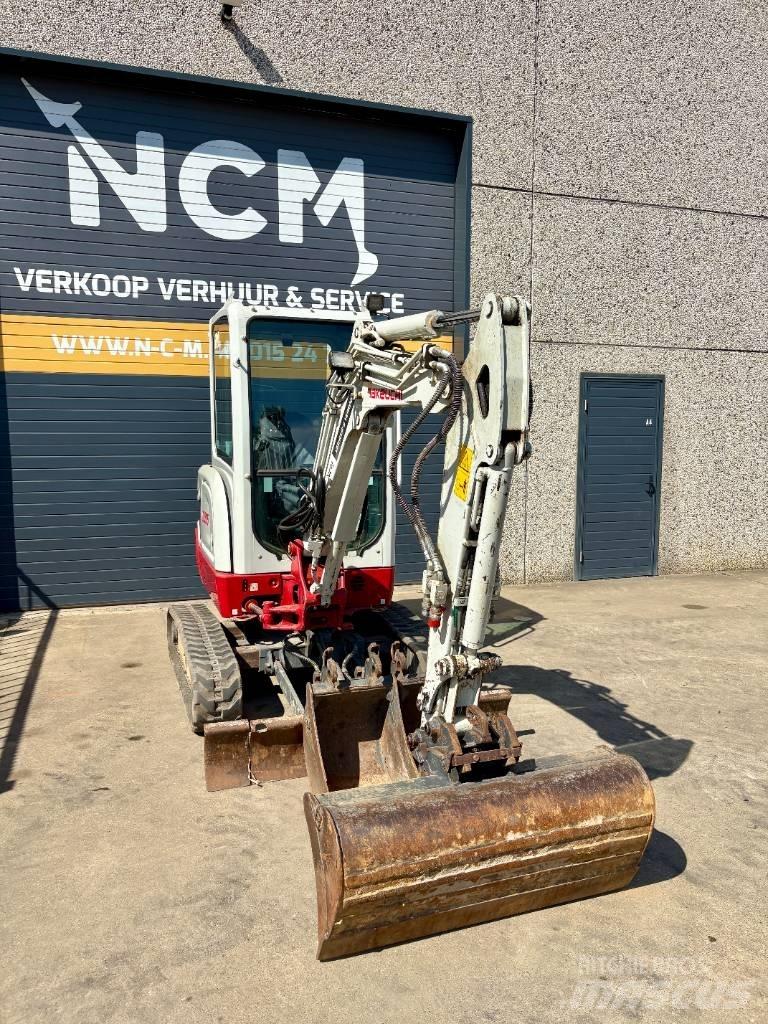 Takeuchi TB 225 Minigraafmachines < 7t