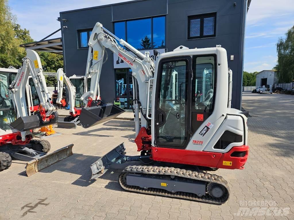 Takeuchi TB225 V0 Minigraafmachines < 7t