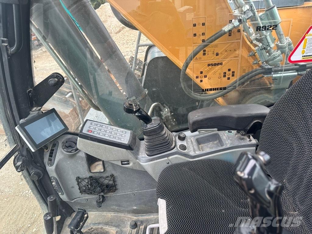 Liebherr R 922 Rupsgraafmachines