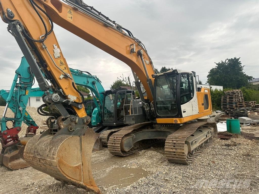 Liebherr R 922 Rupsgraafmachines