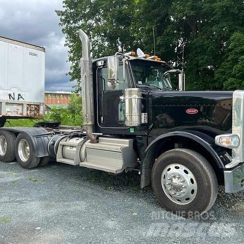 Peterbilt 389 Trekkers