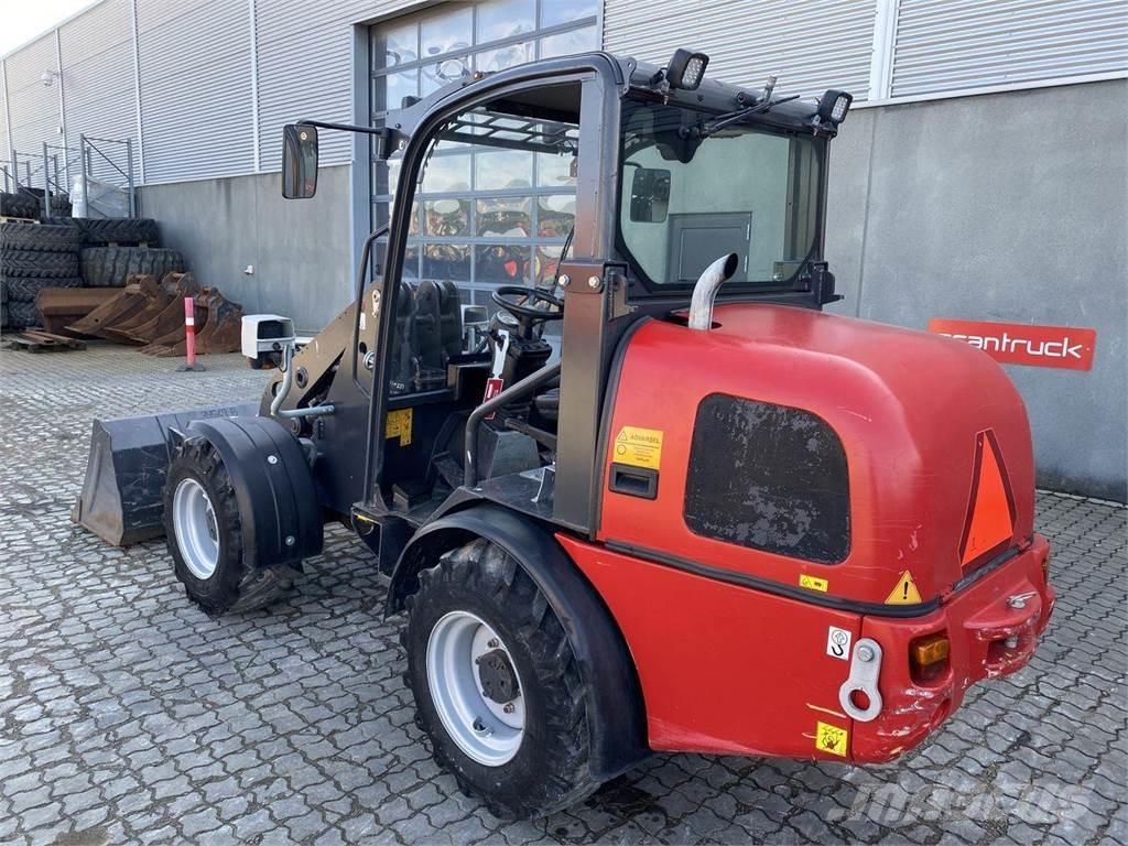 Weidemann 2070 Knik- en schrankladers