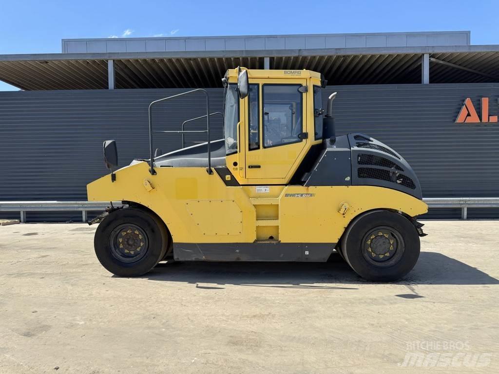 Bomag BW 25 RH Bandenwalsen