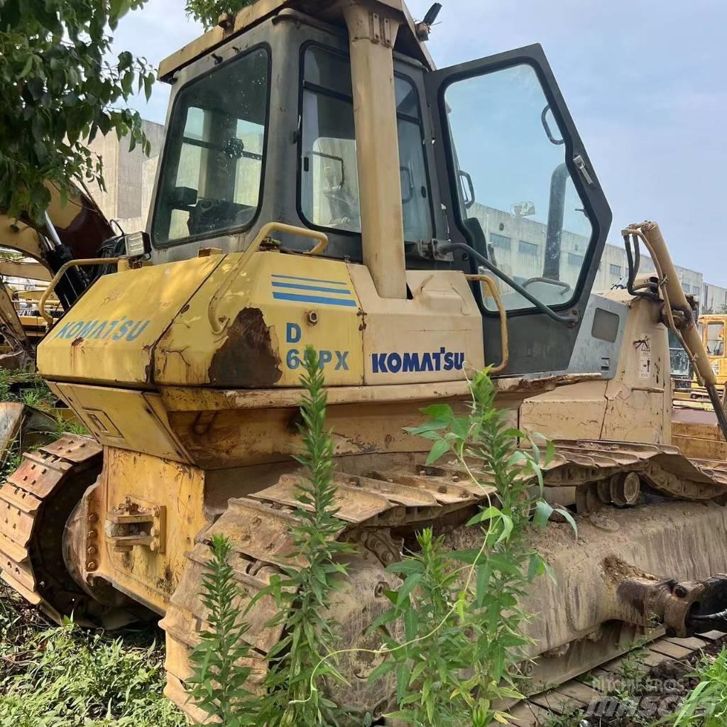 Komatsu D 65 P-12 Rupsdozers
