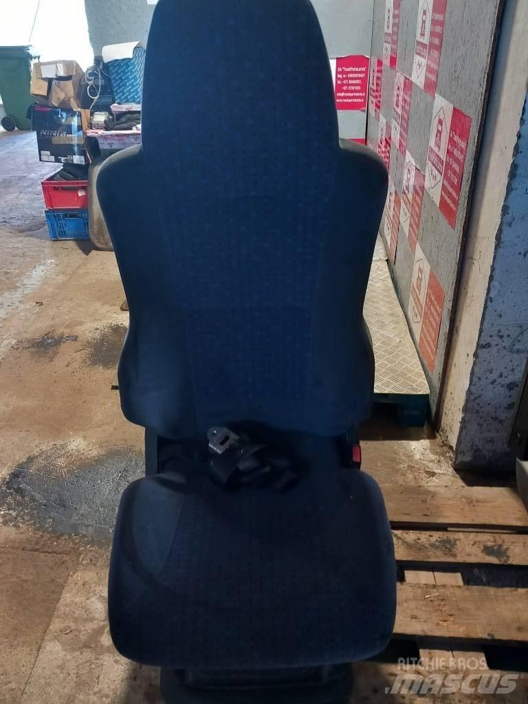 MAN TGM  81623076528 Cabine en interieur