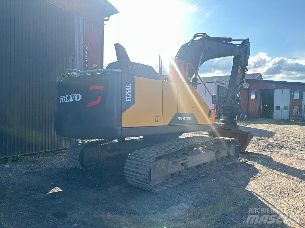 Volvo EC 250 EL Rupsgraafmachines