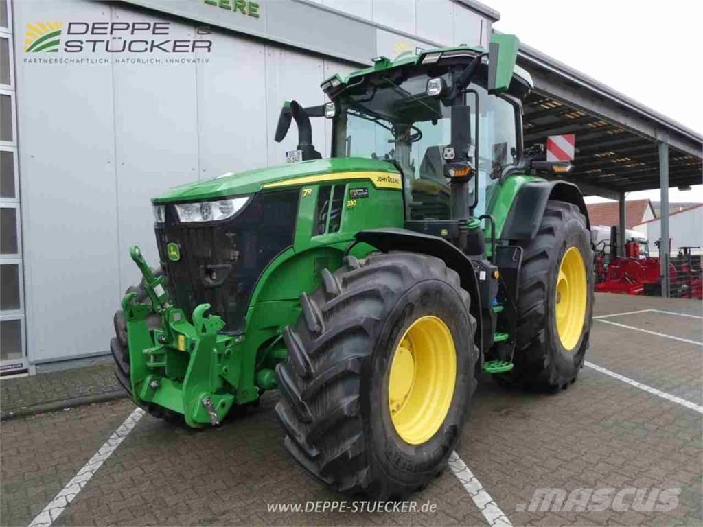 John Deere 7R 330 Tractoren
