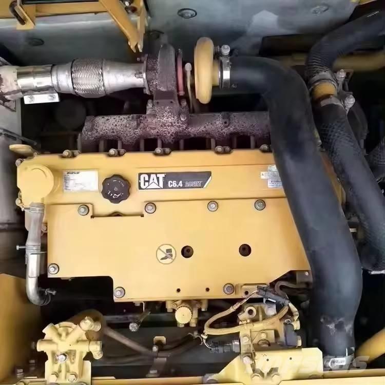 CAT 325 D Rupsgraafmachines