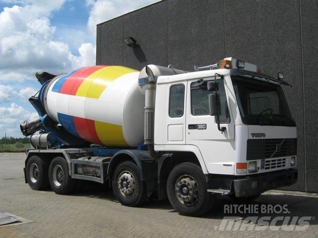 Volvo FL 12 Betonmixers en pompen