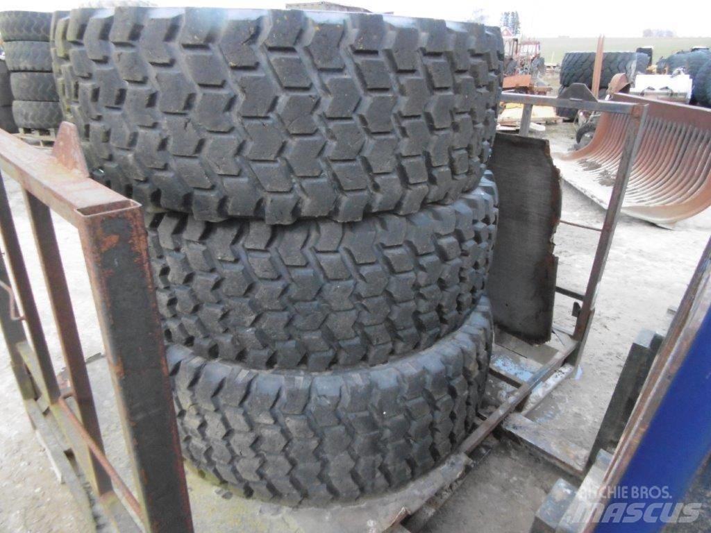 Nokian 20,5x25 Banden, wielen en velgen